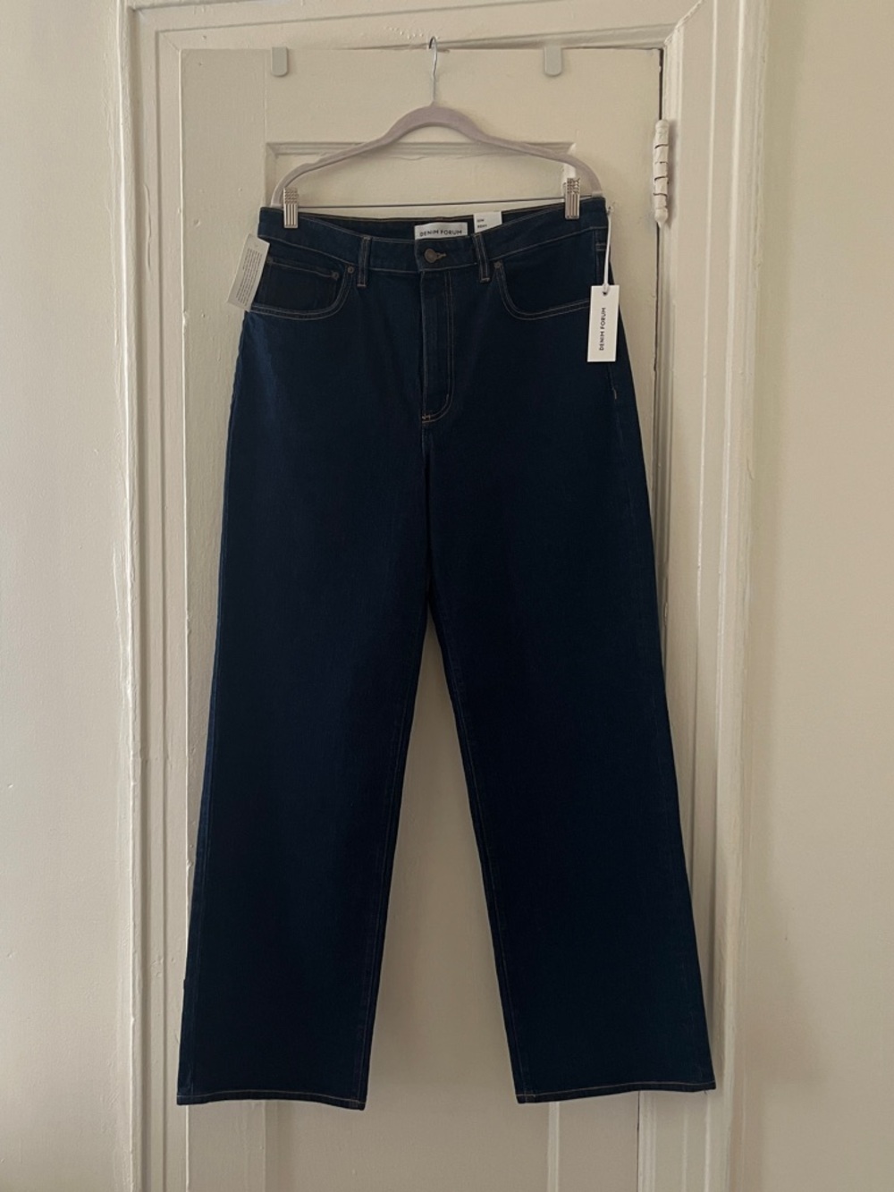 Aritzia Denim Forum Remy Hi-Rise Relaxed Jean in No-Stress Dark Blue